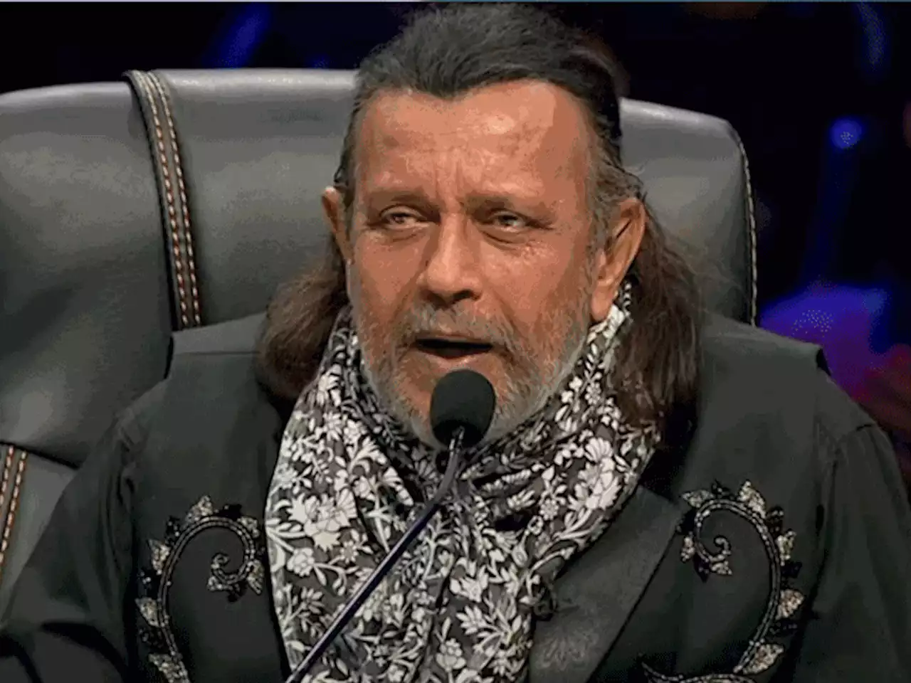 کورونا وبا میں کاروبار ٹھپ ہونے پر متھن چکرورتی مودی حکومت پر برس پڑے - ایکسپریس اردو