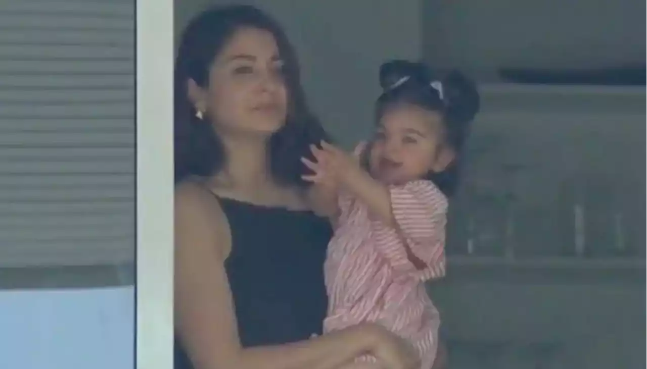 ویرات کوہلی اور انوشکا شرما کی بیٹی کا چہرہ بلآخر نظر آگیا