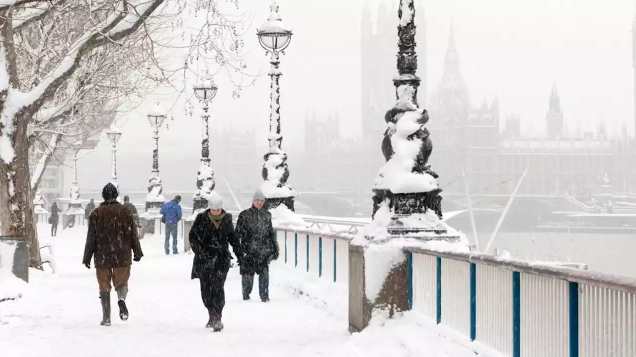 Arctic blast to sweep UK with snow showers expected to hit, Met Office warns