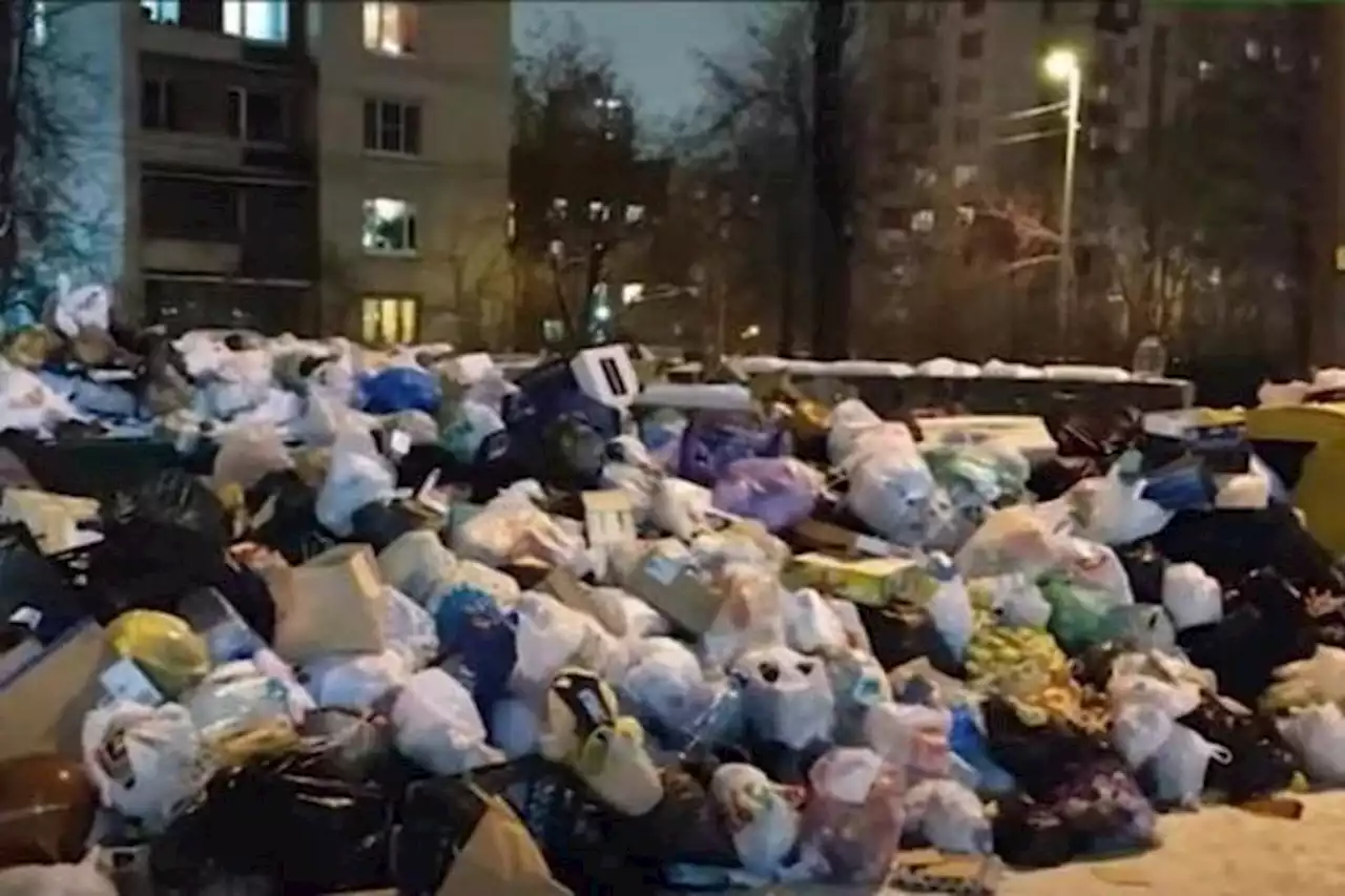 Губернатор Петербурга назвал рынок услуг по уборке в городе 'полукриминальным'