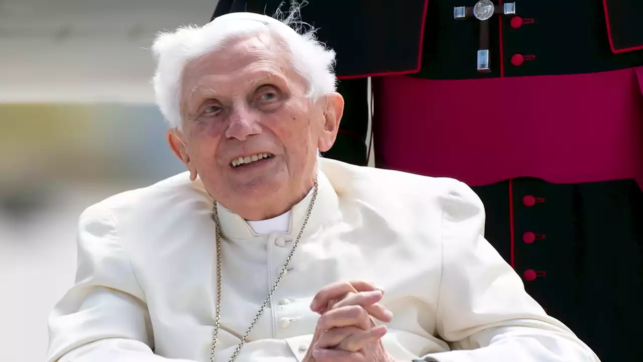 Nach Missbrauchsgutachten: Bischöfe kritisieren Benedikt XVI.