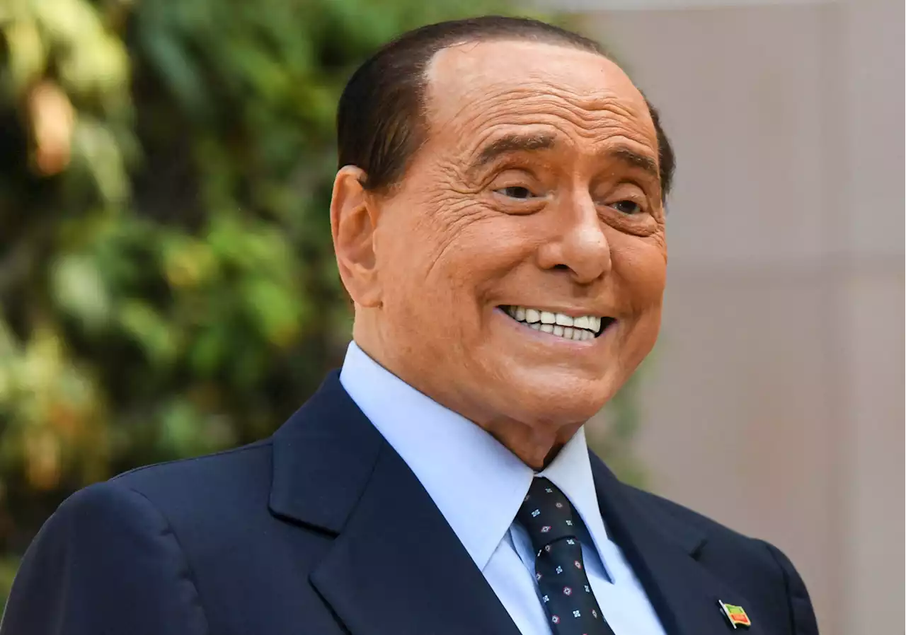Silvio Berlusconi pulls out of Italian presidential race