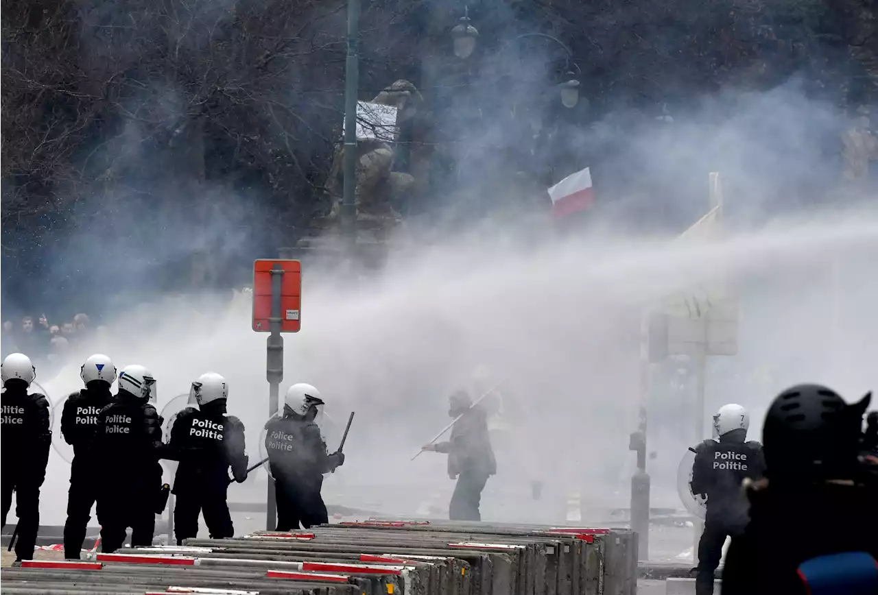 Water Cannon and Tear Gas Used at COVID-19 Protests in Brussels