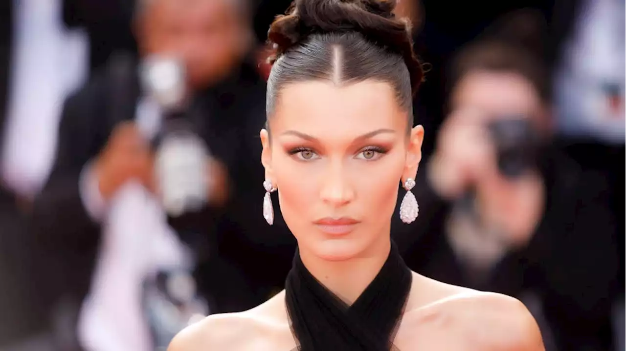 Bella Hadid e il rapporto con l'alcol: «Ho smesso di bere quando ho perso il controllo»