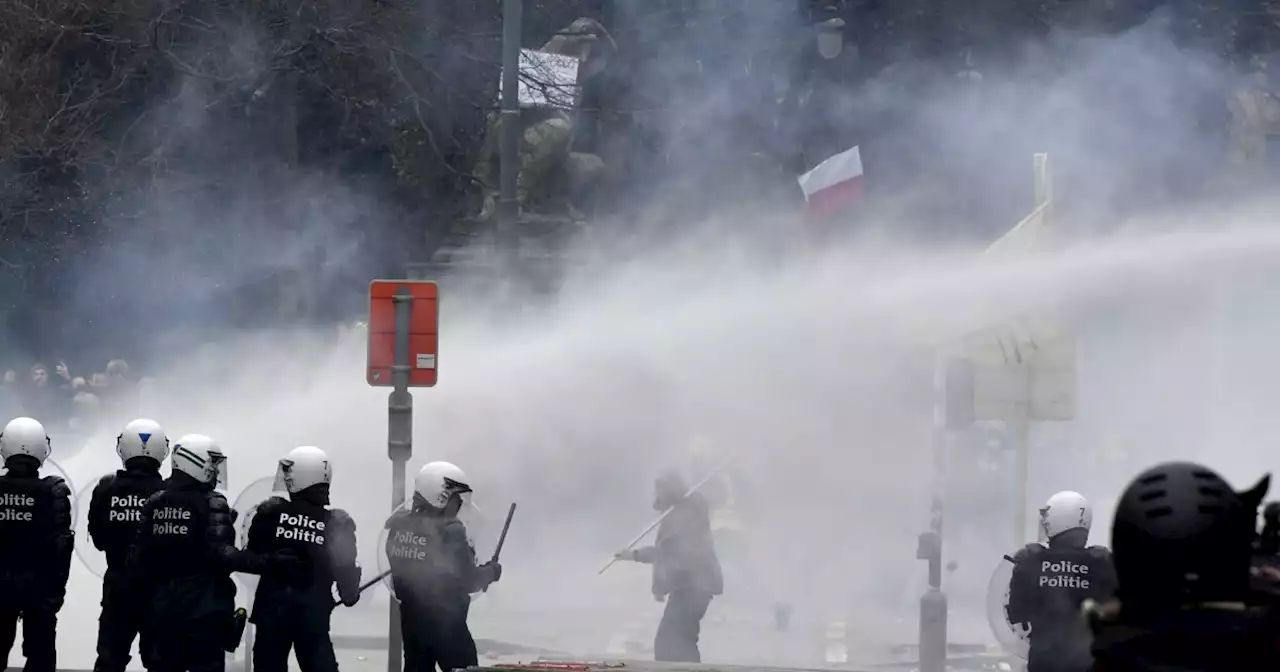 Water cannon, tear gas at COVID-19 protests in Brussels