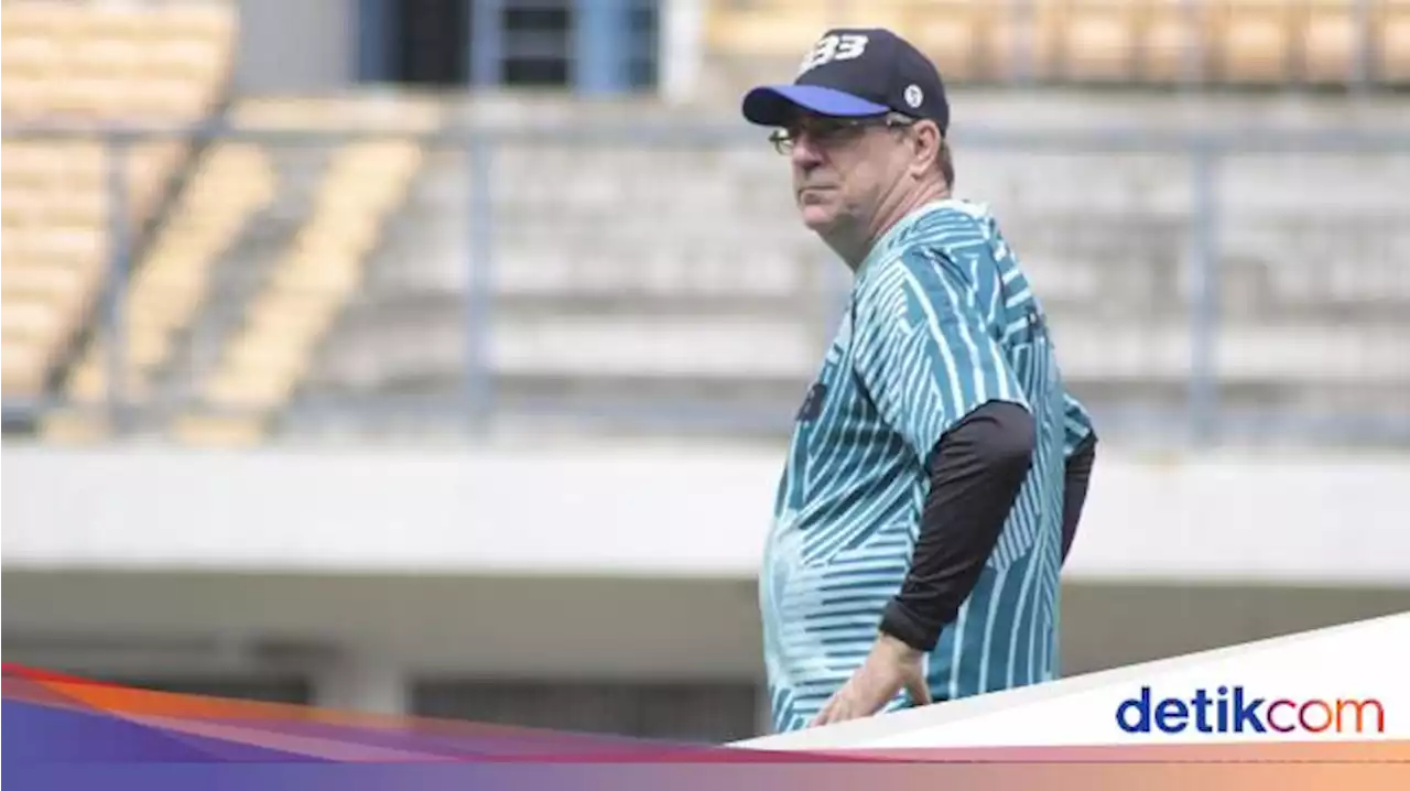 Pelatih Persib Ungkap Perlunya Vaksin dan Booster Lawan COVID-19