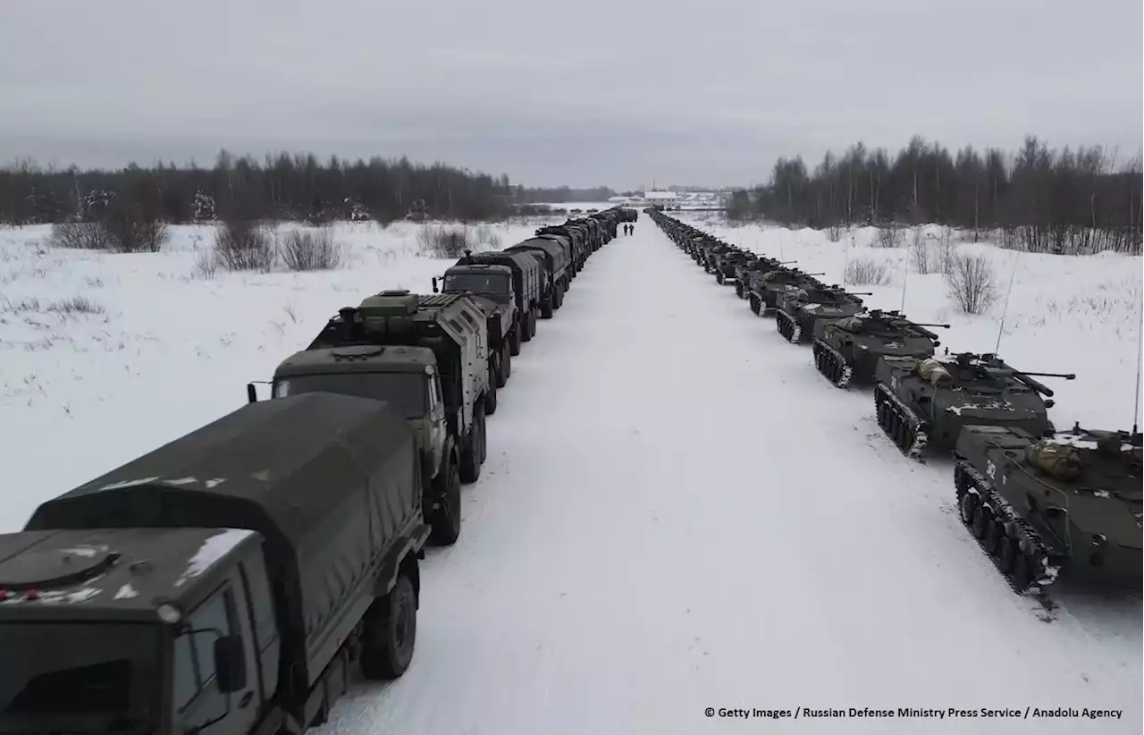 Песков: Российские военные не могут игнорировать действия НАТО вблизи наших границ