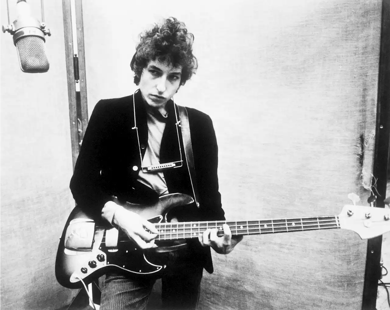 Bob Dylan Sells Recorded Music Catalog to Sony Music Entertainment