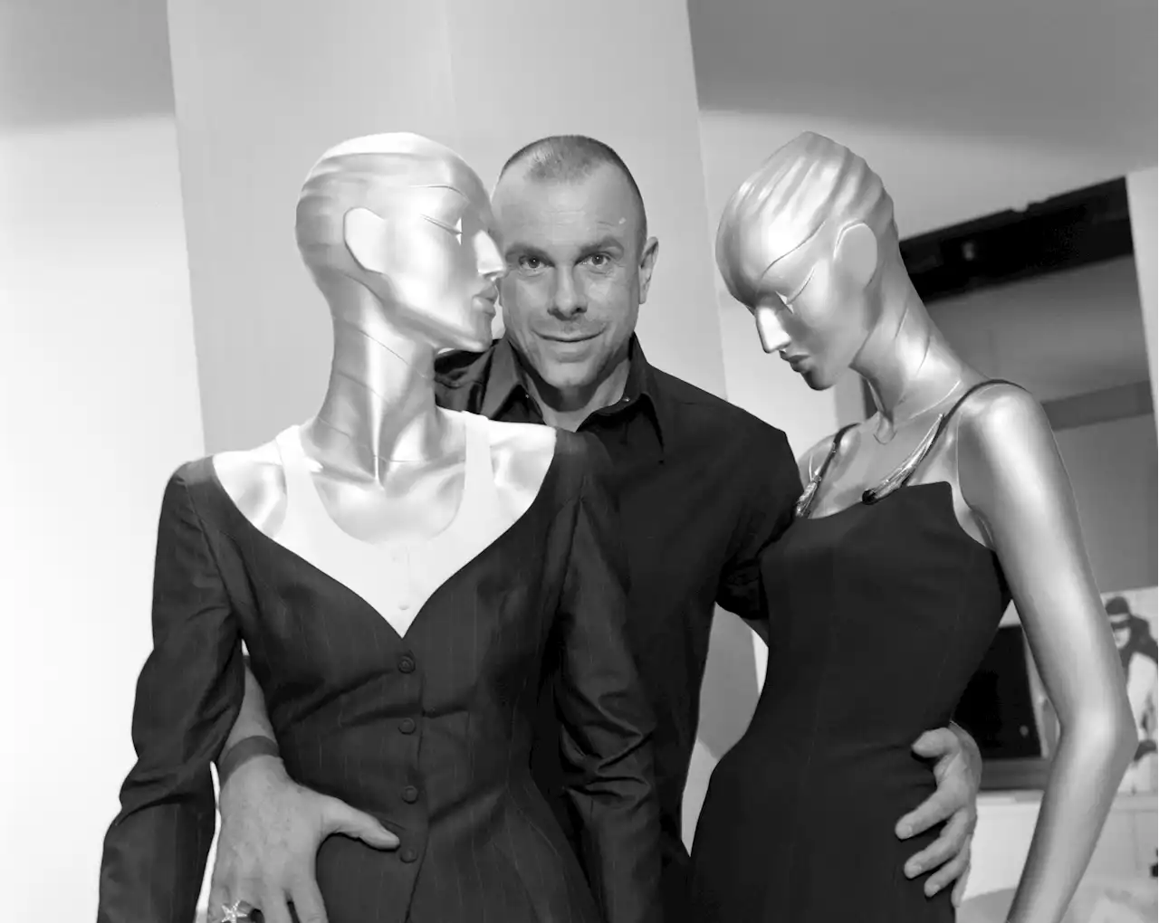 Thierry Mugler, Fashion Designer to David Bowie and Beyoncé, Dead at 73