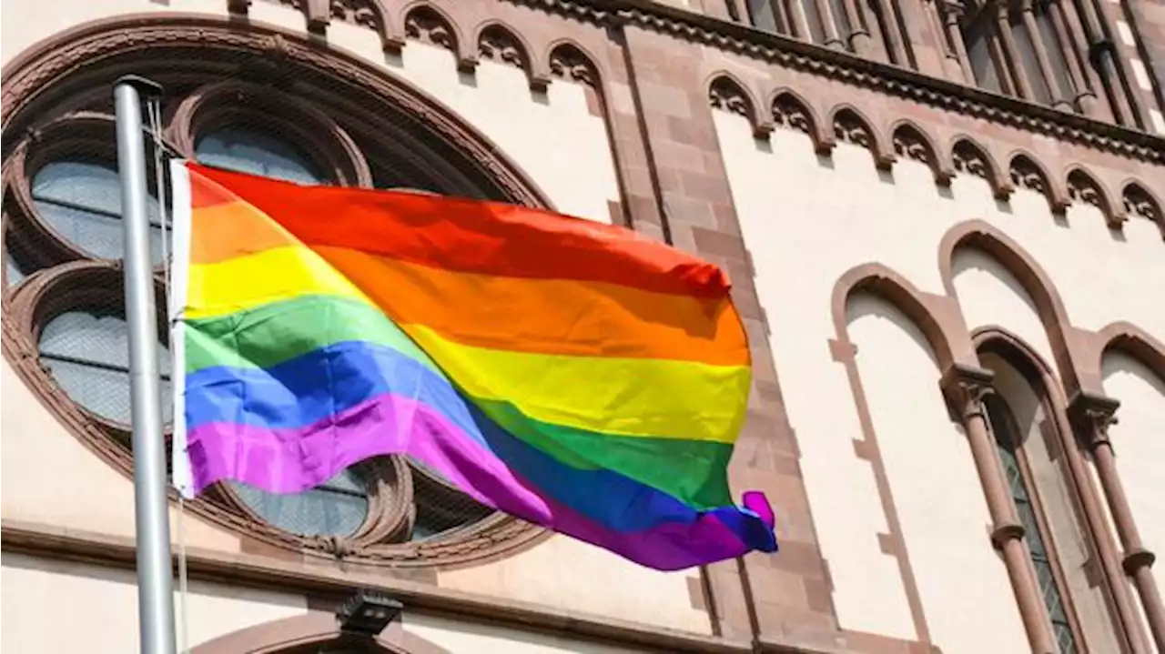 125 Mitarbeiter der katholischen Kirche outen sich als queer