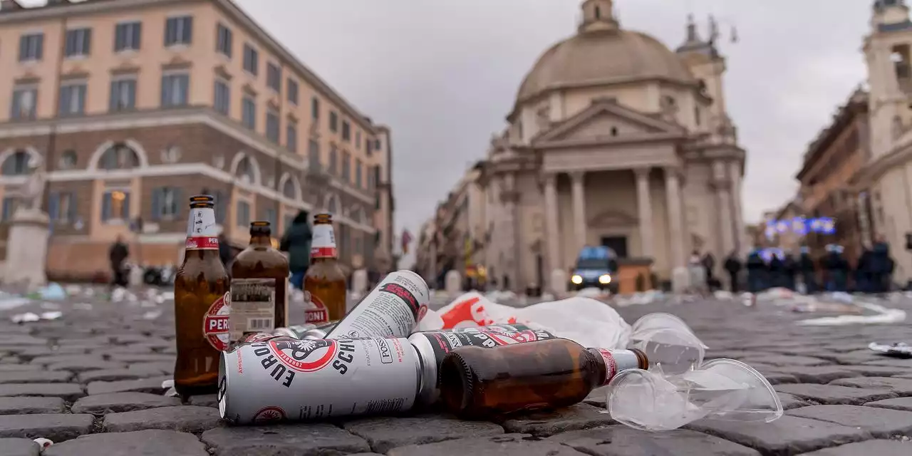 Romans Get Down in the Dumps Over the Eternal City’s Eternal Trash Problem