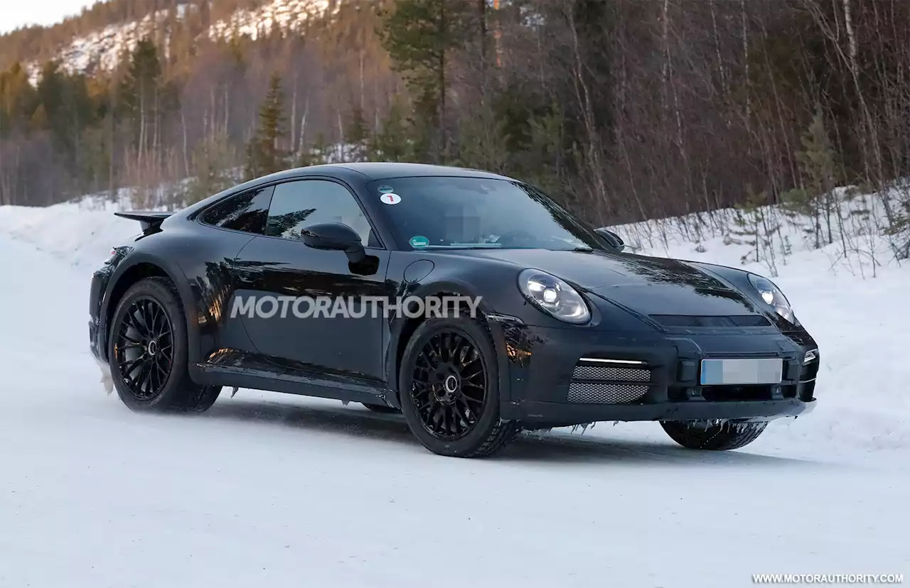 2023 Porsche 911 Safari spy shots: High-riding sports car hits the 'Ring