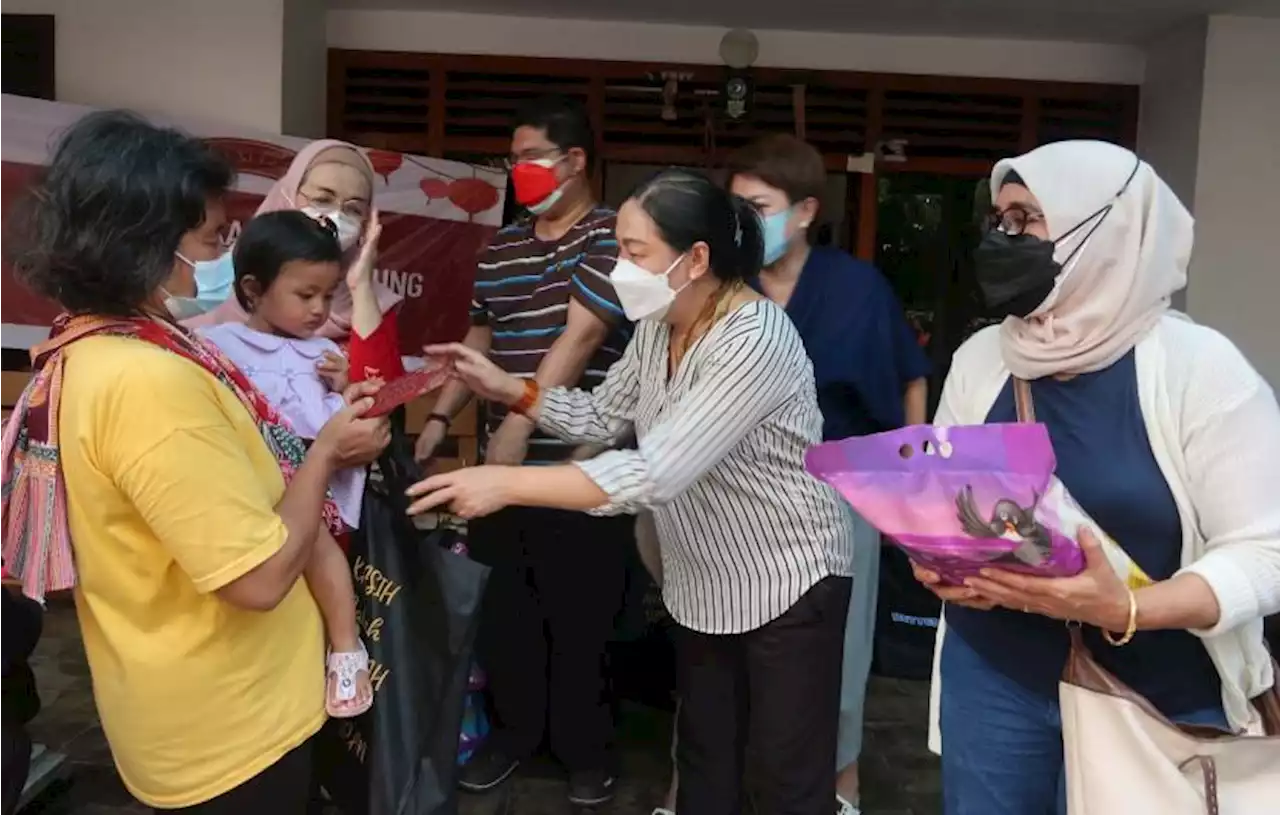 Jelang Imlek Berbagi Keceriaan Bersama Warga Tionghoa di Tanjung Burung |Republika Online