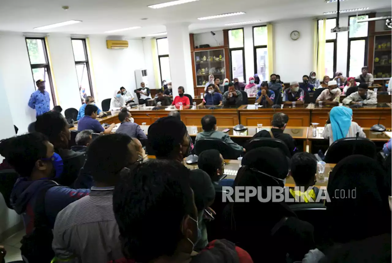 LBH Yogyakarta Minta Pemda Tinjau Ulang Rencana Relokasi PKL Malioboro |Republika Online