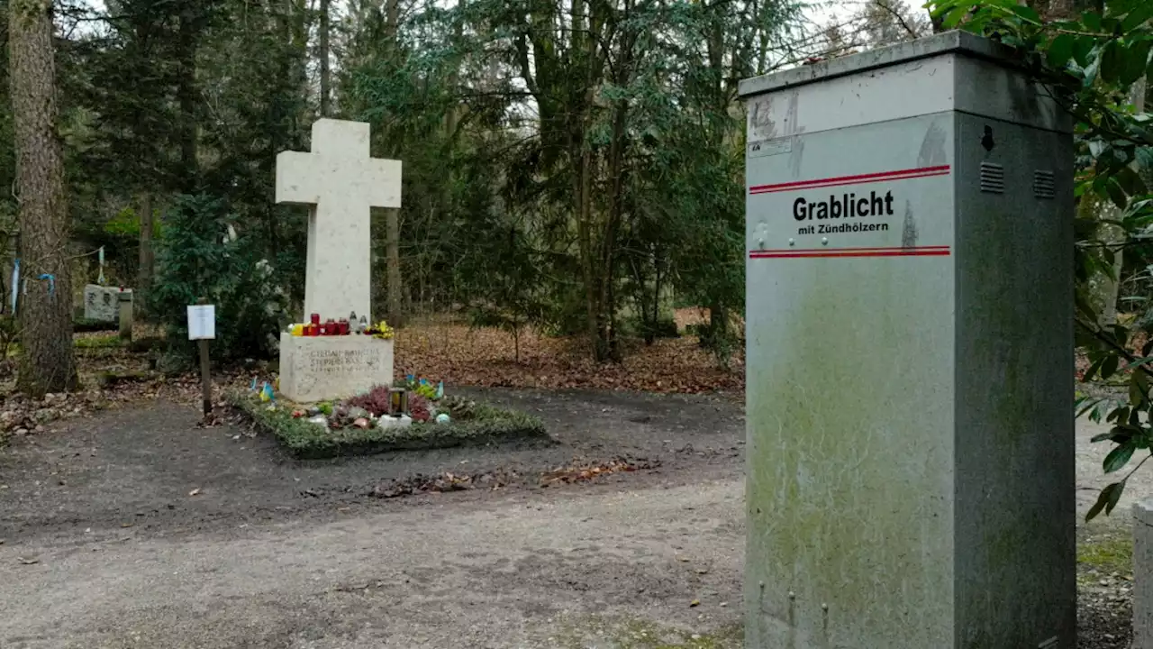 München: Umstrittenes Grab von Stepan Bandera auf dem Waldfriedhof