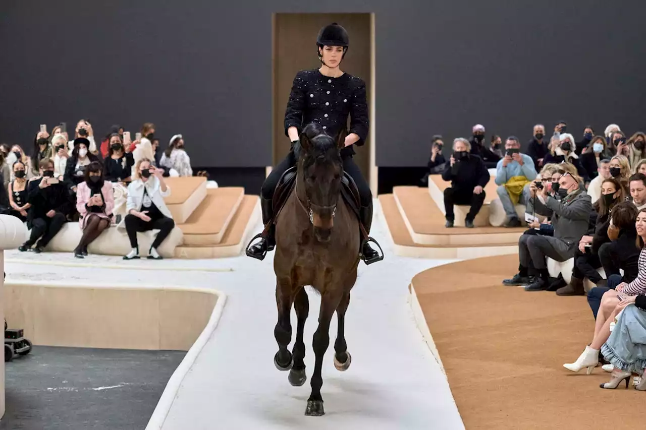 Chanel’s cantering couture show delivered romance and feathers in bounds