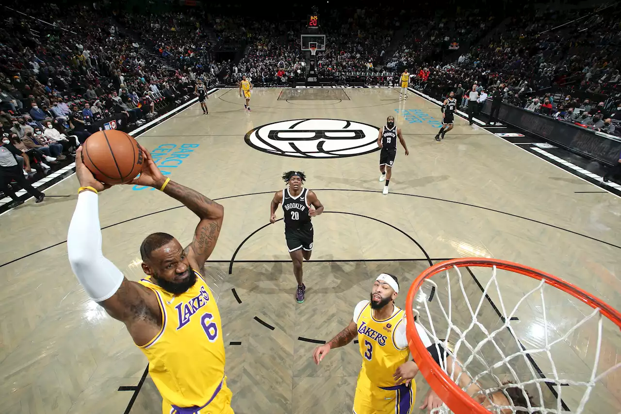 LeBron James Has 33, Anthony Davis 4 Blocks in Return, Lakers Beat Nets 106-96