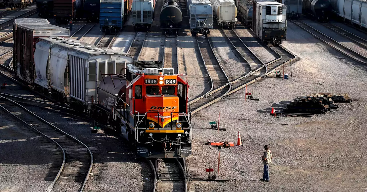 BNSF unions can't strike over attendance policy, judge rules