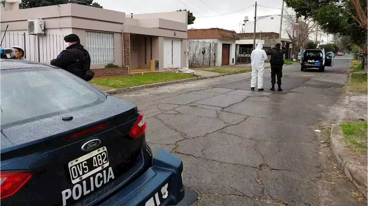 Robo motochorro a un gendarme: lo balearon frente a su esposa por el celular