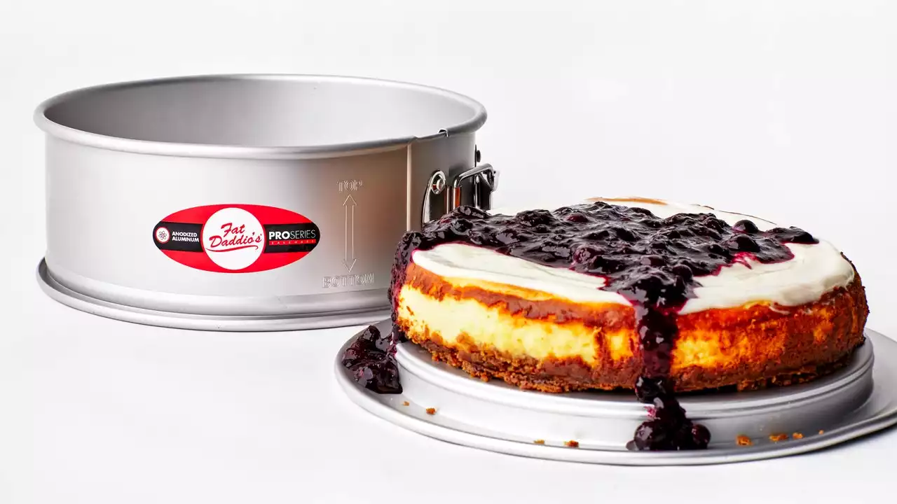 With the Best Springform Pan, Perfect Cheesecake Is Always Within Reach