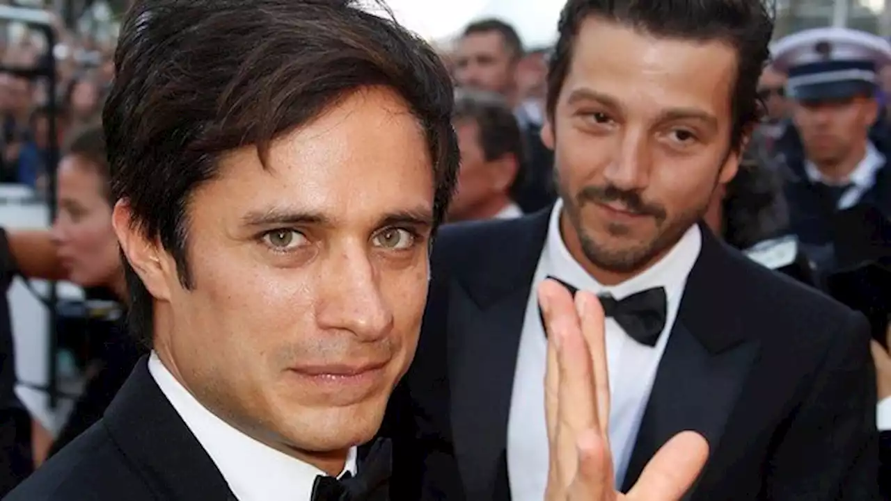 Gael García Bernal y Diego Luna le ganaron un juicio a la empresa del whisky Johnnie Walker