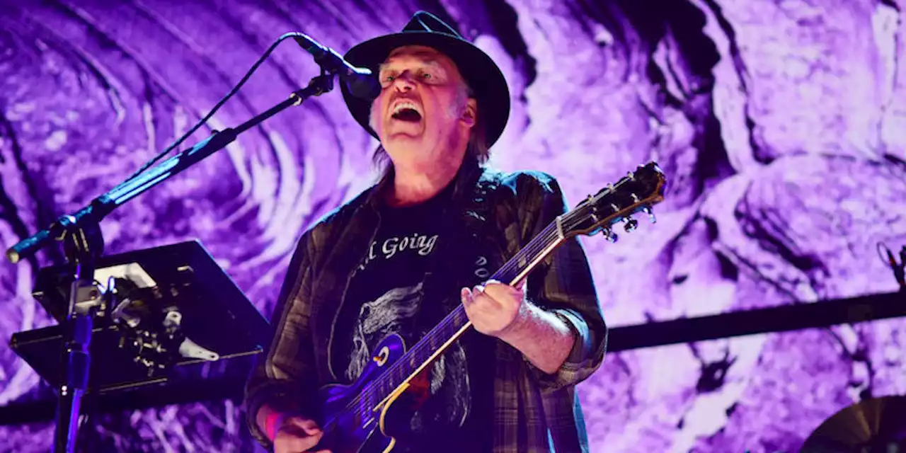 Spotify rimuoverà la musica di Neil Young dalla sua piattaforma, come richiesto dal cantante in segno di protesta contro un podcast antivaccinista - Il Post