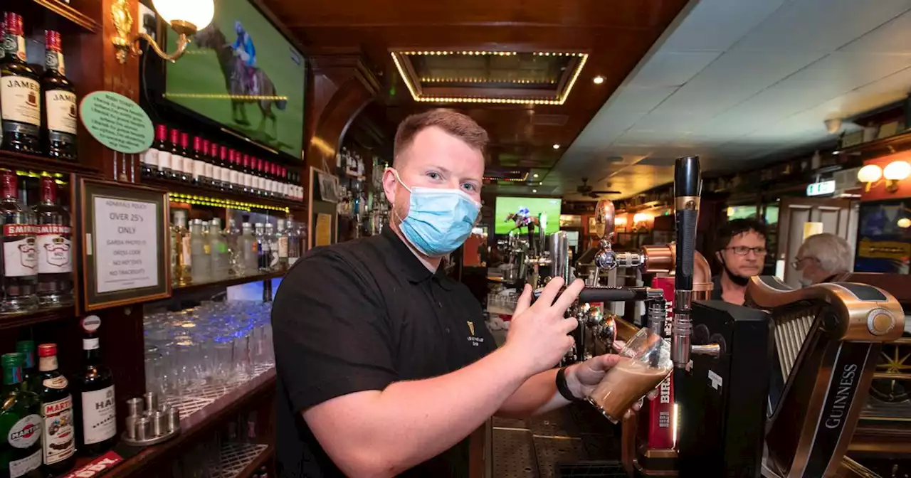 Irish pubs and bars no longer require face masks in new rule as clubs reopen