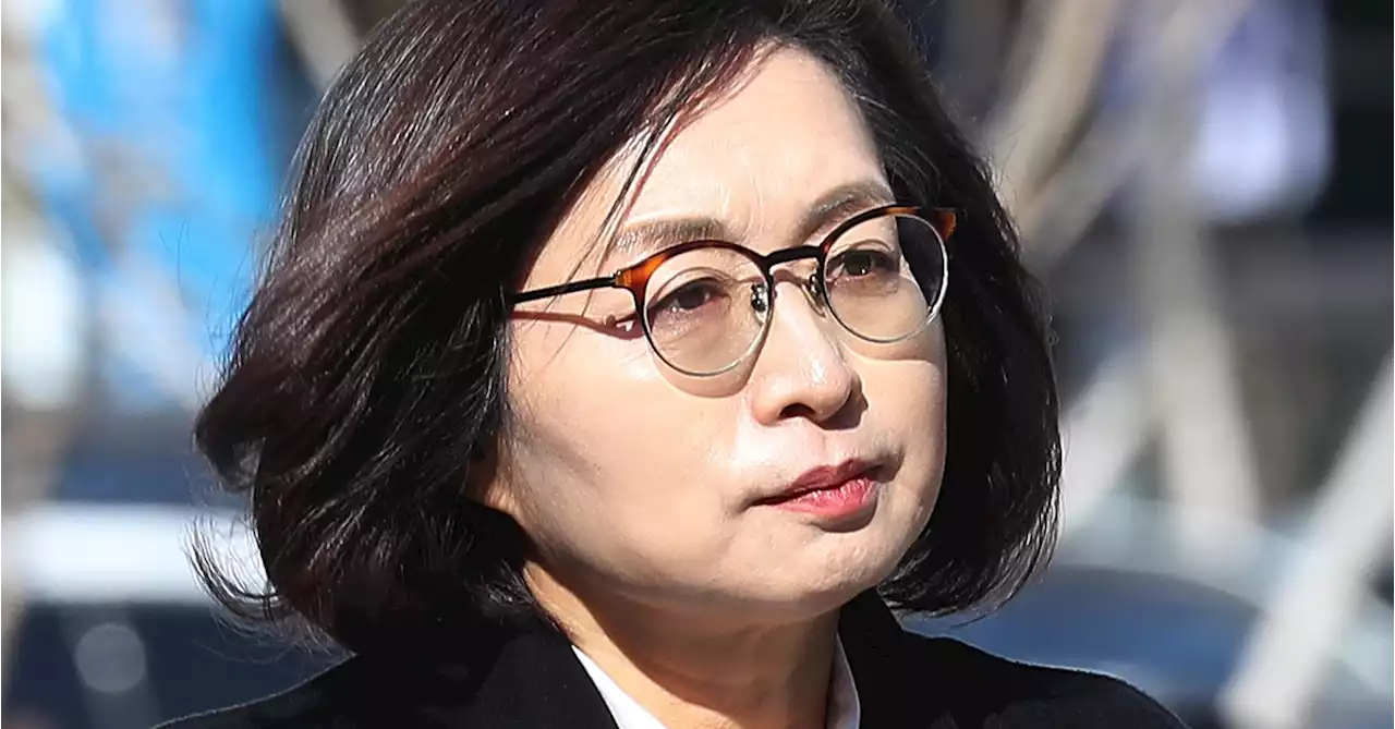 은수미에 수사자료 넘기고 이권 챙긴 경찰관 징역 8년형