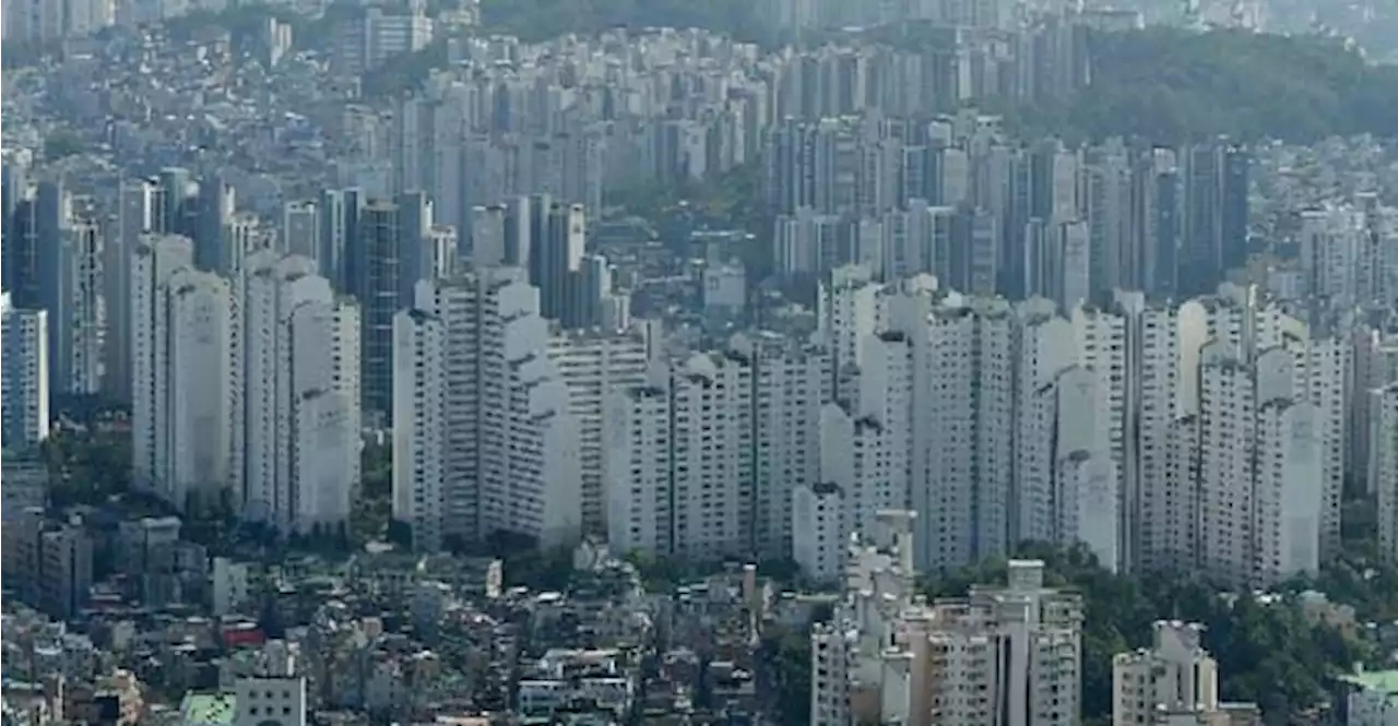 서울 아파트값, 1년 8개월 만에 하락 전환