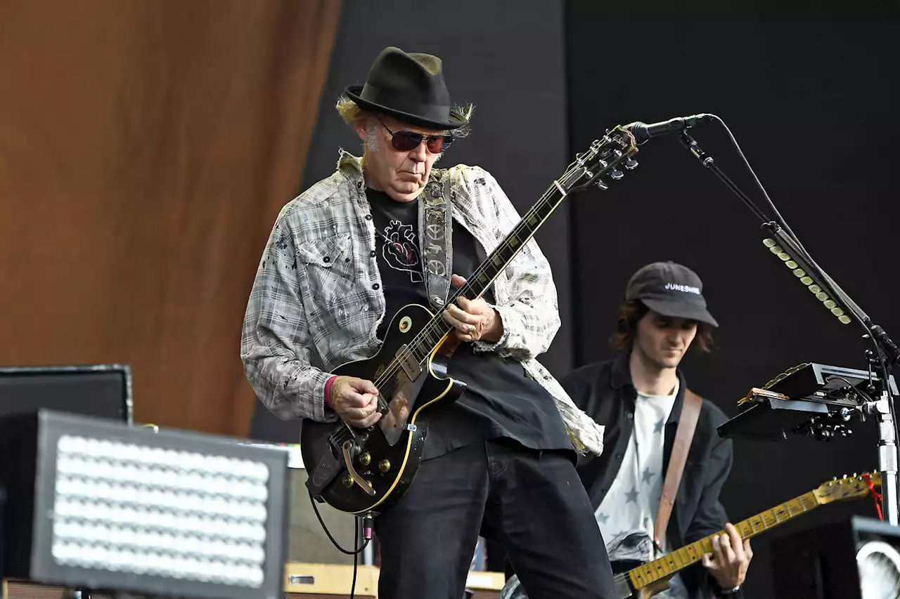 Neil Young Pulls Music from Spotify, Blasts It as the 'Home of Life-Threatening' Covid Lies