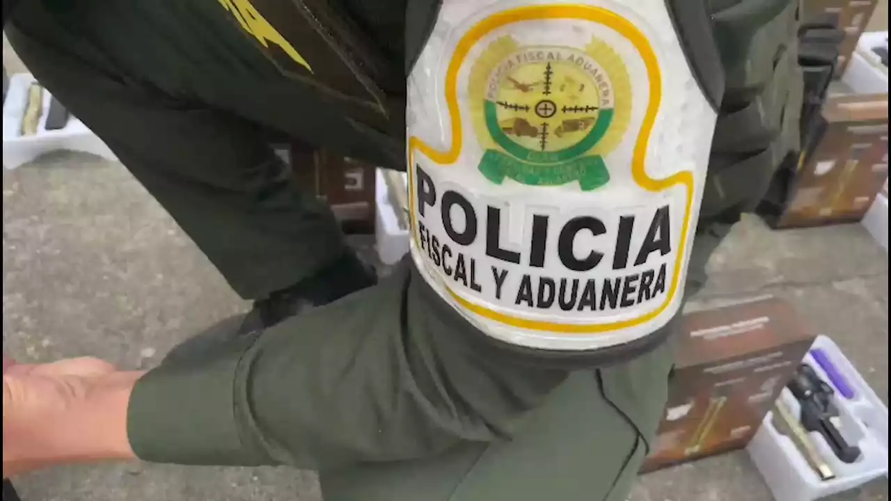 Policía incauta 60 máquinas para cortar cabello que habían llegado de contrabando a Bucaramanga