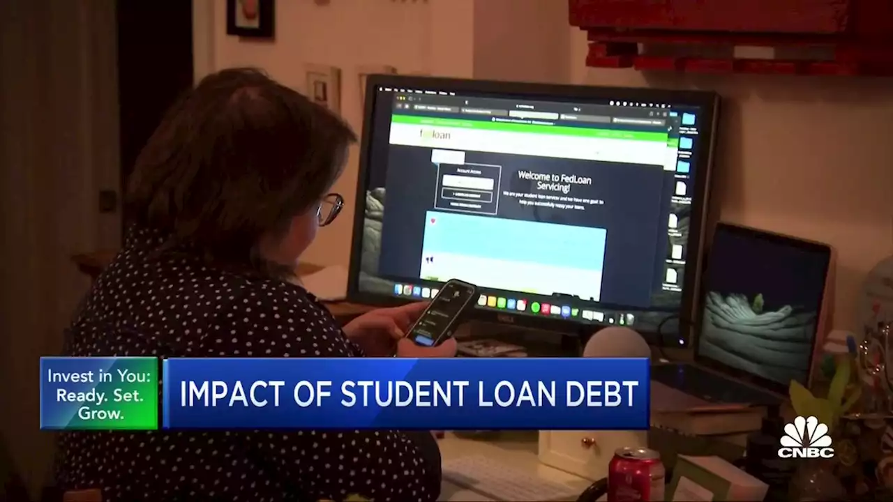 Majority of borrowers say taking on federal student loan debt is not worth it, CNBC survey finds