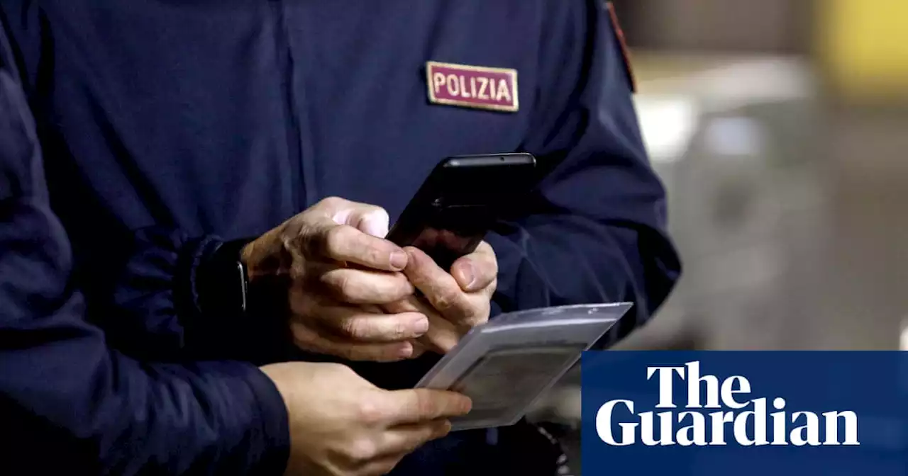 Police take prints from severed finger in hunt for suspected thief