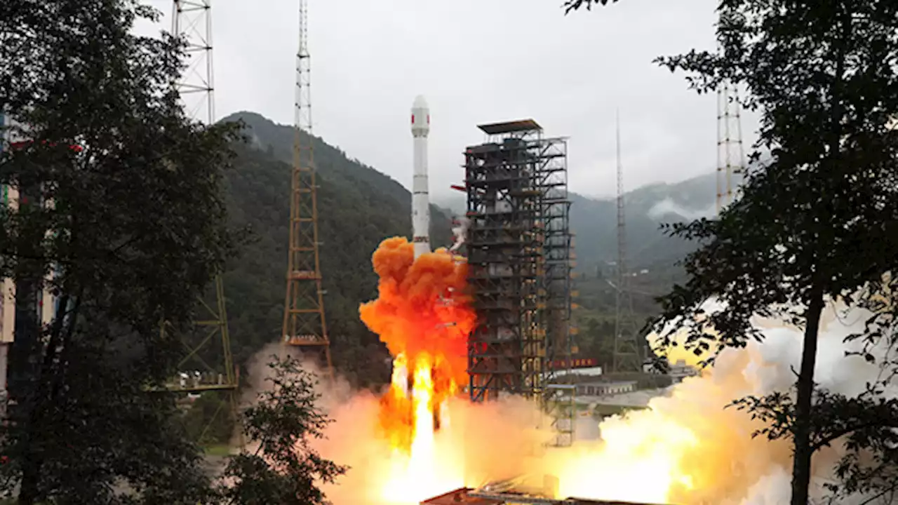 China Used a Satellite to Pull Another One Out of Its Orbit