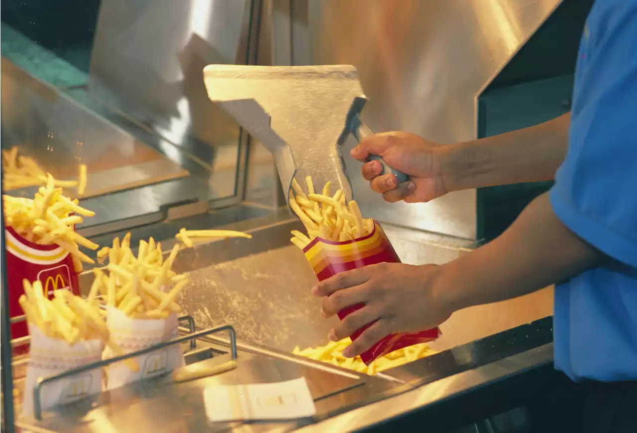 McDonald's TikToker angers viewers with 'how we make our large fries'