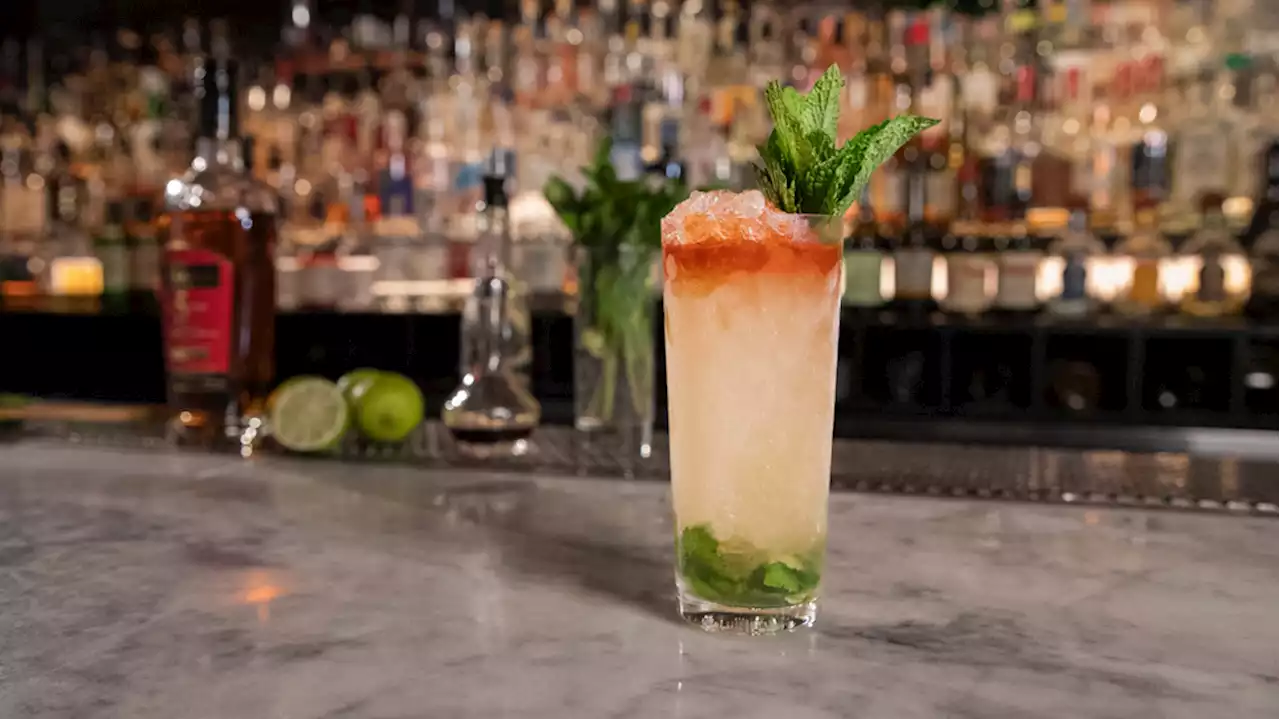 How to Make a Queen’s Park Swizzle, the Mojito’s Brooding But Delicious Cousin