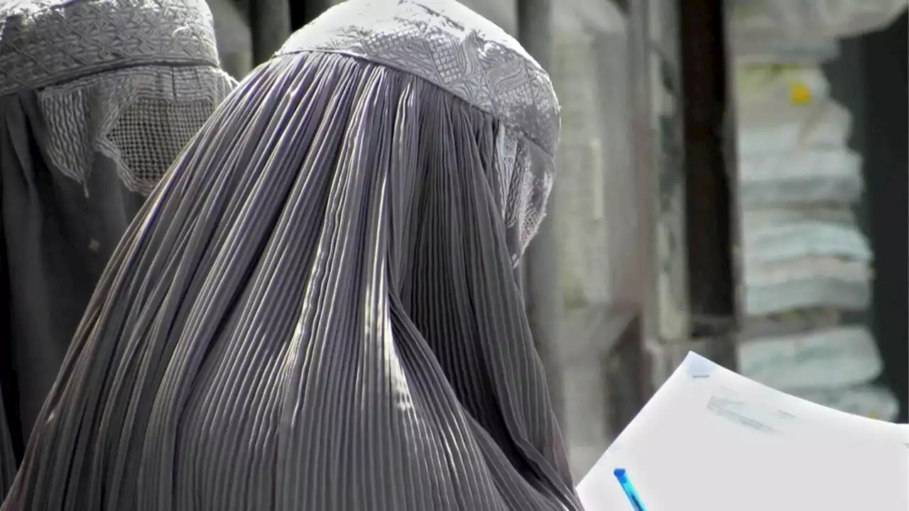 La ragazza di Ostia picchiata perché rifiuta il burqa e il matrimonio combinato dai genitori