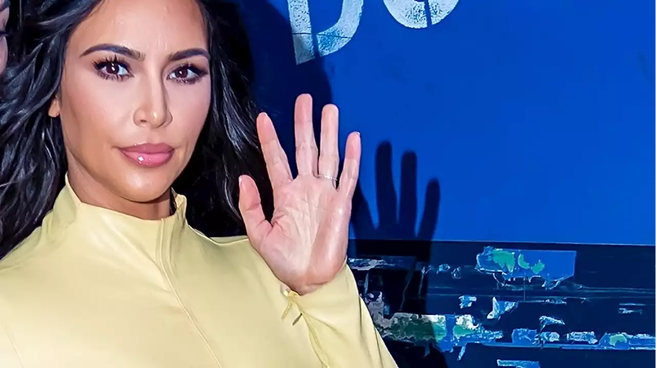 Kim Kardashian setzt auf ein eher ungewöhnliches Beach-Accessoire