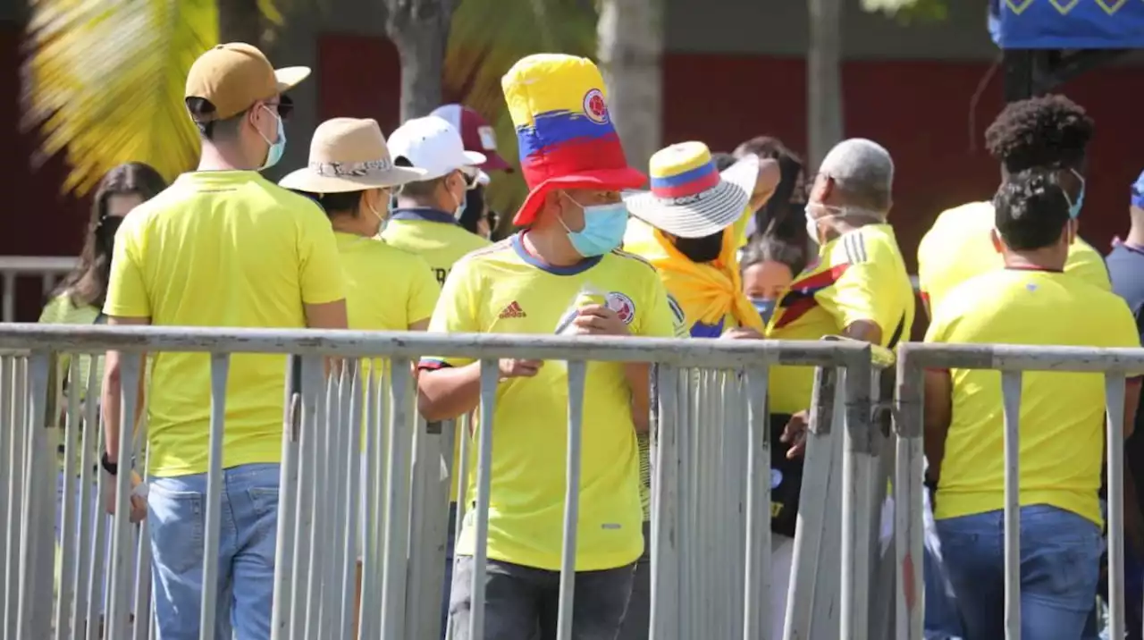 Tarde cívica en Barranquilla para disfrutar del partido Colombia vs. Perú