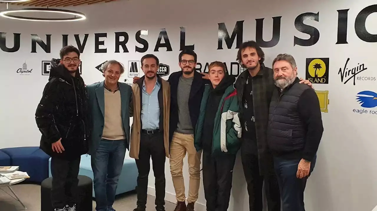 Morat Renews Recording Contract With Universal Music Spain