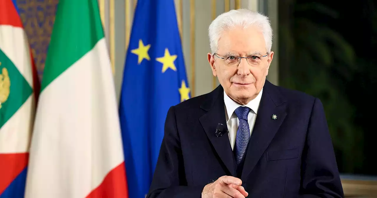 Quirinale 2022, la diretta - La maggioranza raggiunge l'intesa sul Mattarella bis. Salvini: 'Abbiamo bisogno di lui'. Meloni lo attacca: 'Non voglio crederci'. E anche Draghi gli chiede di rimanere - Il Fatto Quotidiano