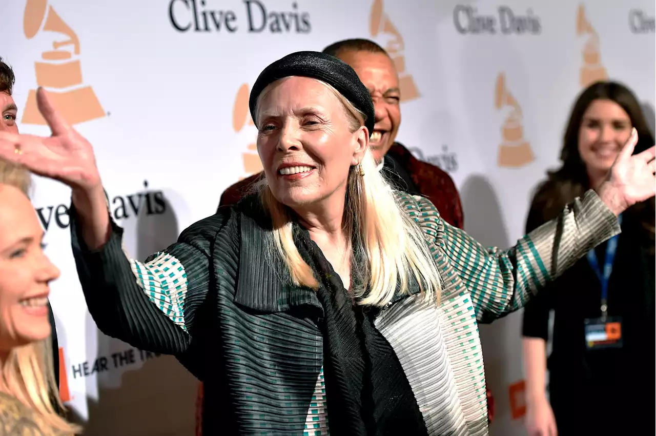 Joni Mitchell Joining Neil Young in Protest Over Spotify