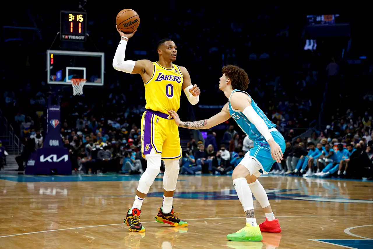 Russell Westbrook Scores 35, But Hornets Hold Off Lakers 117-114