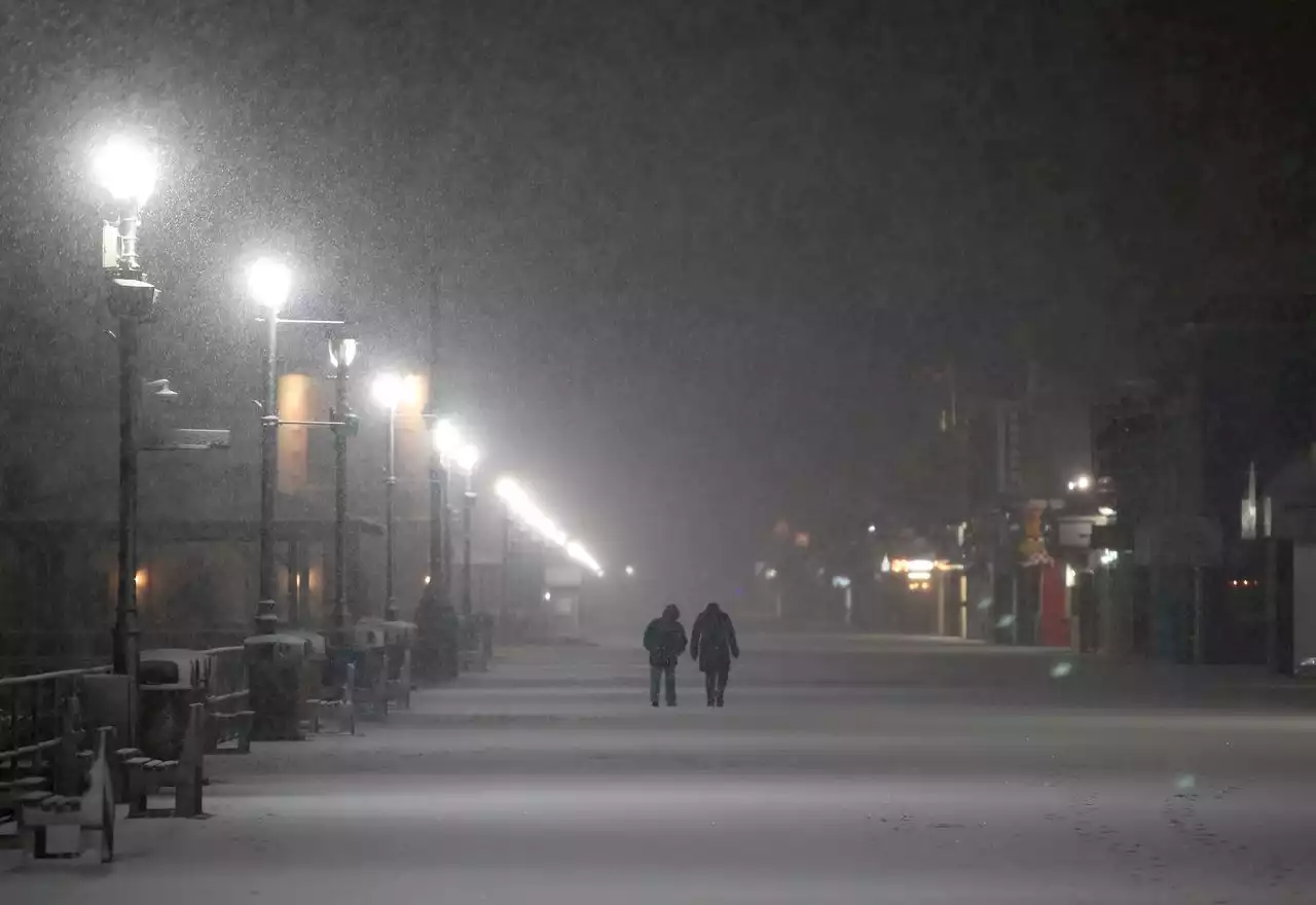 Nor’easter brings deep snow, high winds to East Coast