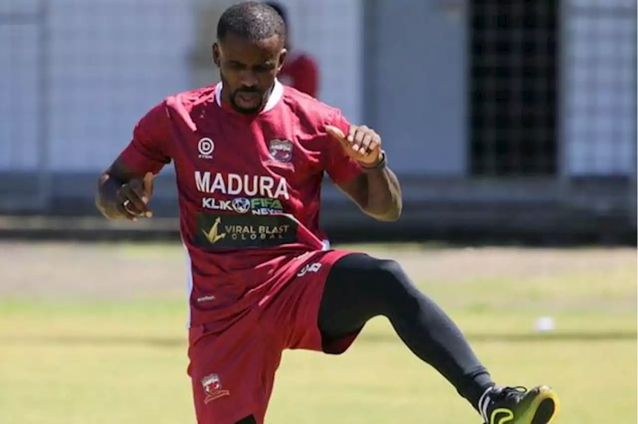 Madura united vs PSIS: Vakum 2 Tahun, Greg Tetap Ciamik!