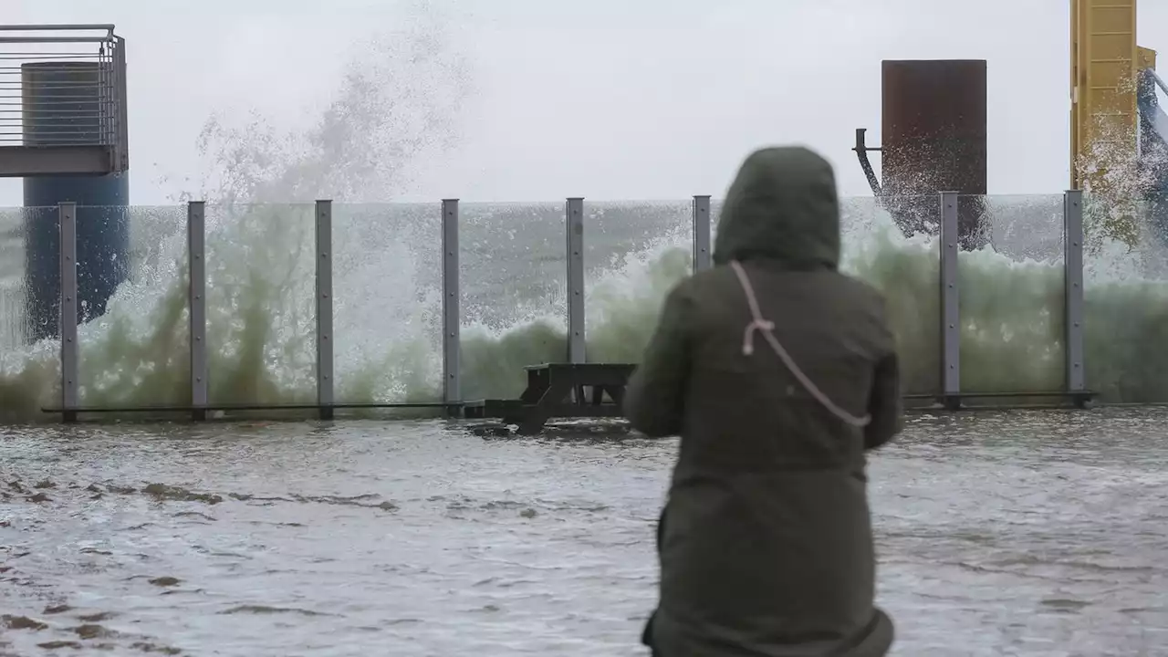 Sturmtief Nadia fegt über Deutschland – orkanartige Böen und Unwetterwarnung im Norden