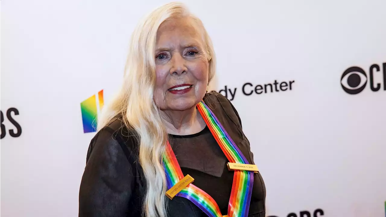 Joni Mitchell Removes Her Songs From Spotify Over Joe Rogan’s Vaccine Disinfo