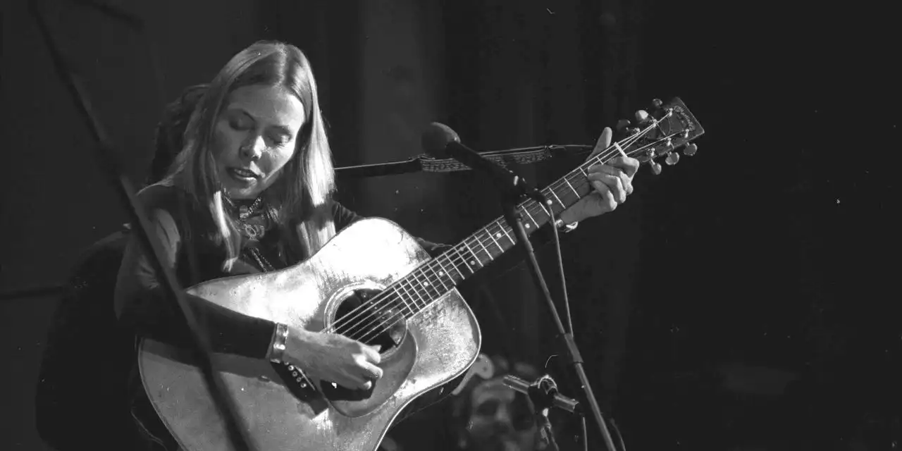 Joni Mitchell Removes Music From Spotify in Support of Neil Young Against Joe Rogan