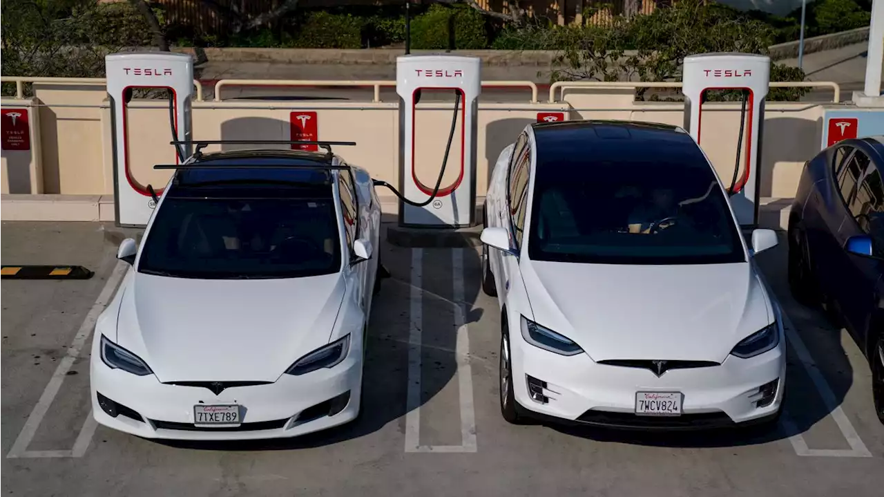 Tesla delivered over 936,000 cars in 2021, smashing records