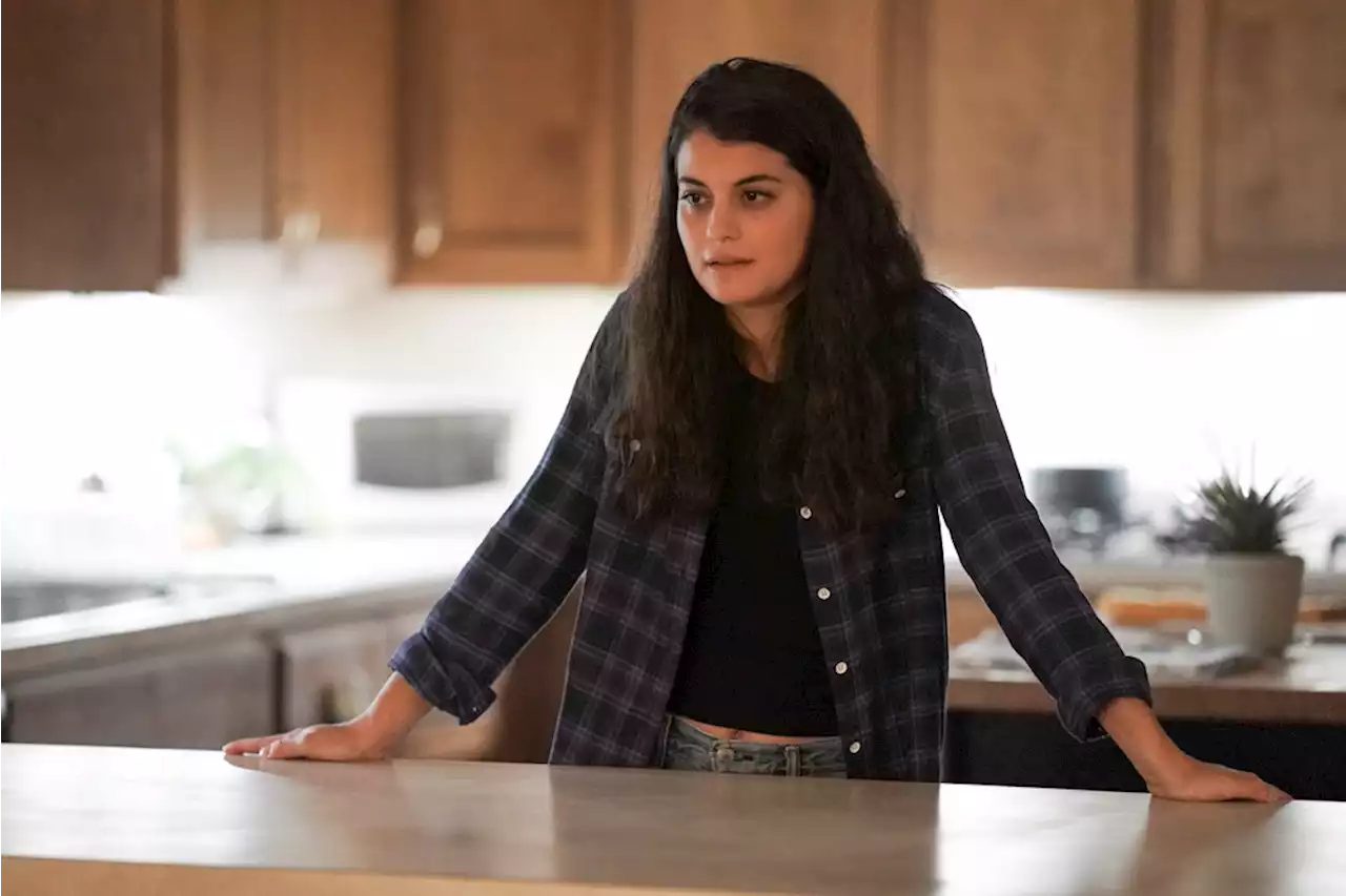 ‘Single Drunk Female’ Trailer: First Look At Freeform Comedy Starring Sofia Black-D’Elia & Ally Sheedy